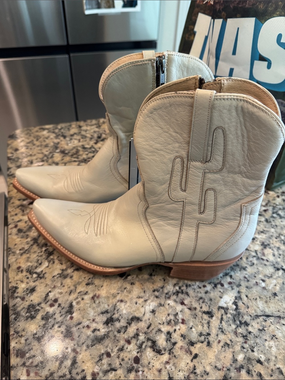 Lucchese Cream Cactus Side Zip Western Leather Ankle Boots - Picture 2 of 7